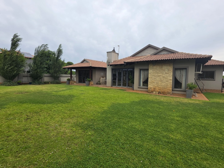 To Let 3 Bedroom Property for Rent in Wilkoppies North West